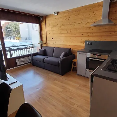 T2 Avec Balcon, Proche Pistes, Ascenseur, Parking Et Wifi Inclus ! - Fr-1-516-200