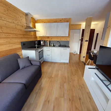 T2 Avec Balcon, Proche Pistes, Ascenseur, Parking Et Wifi Inclus ! - Fr-1-516-200